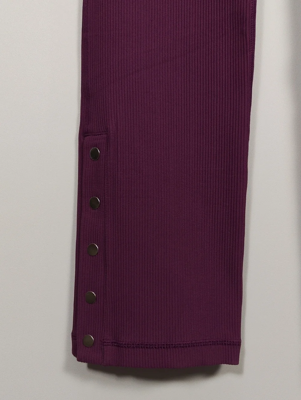 ATHLETA Elation Ultra High Rise Rib Snap Straight Leg Pant in Purple Size Small